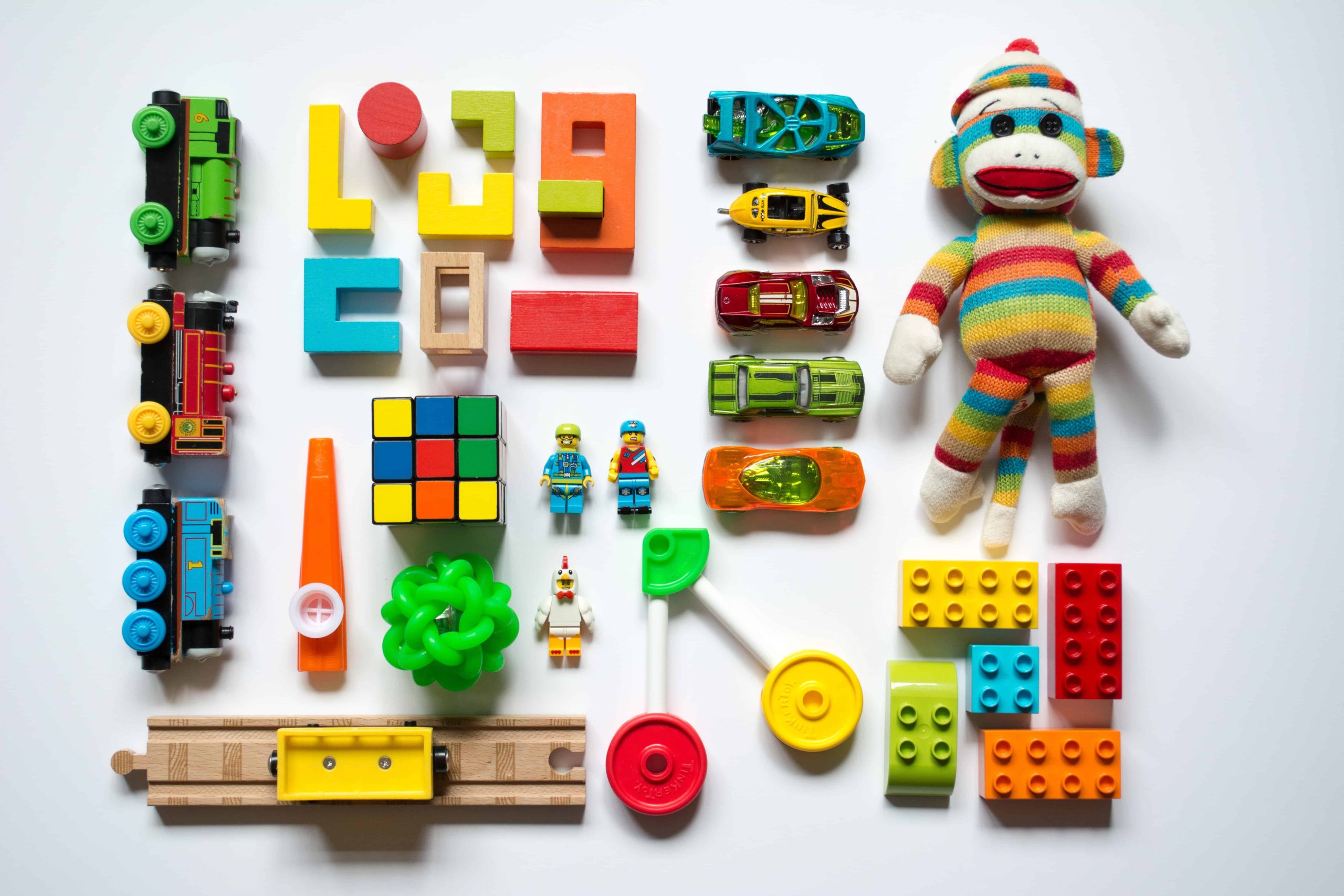 entertain a toddler in the car
